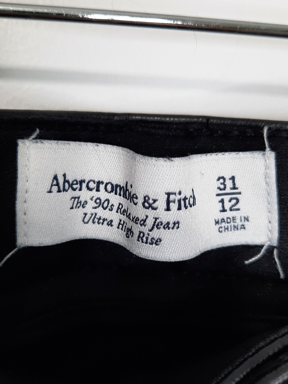 Abercrombie & Fitch The 90s Relaxed Vegan Leather Pants Ultra High Rise Size 31 - Picture 3 of 14